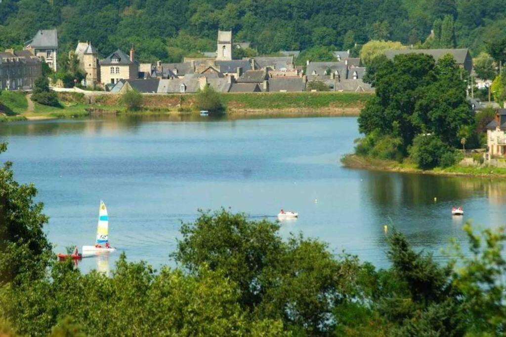 La Roseraie De L Arguenon, Spacieux Appartement Centre Ville Jugon-les-Lacs Eksteriør bilde